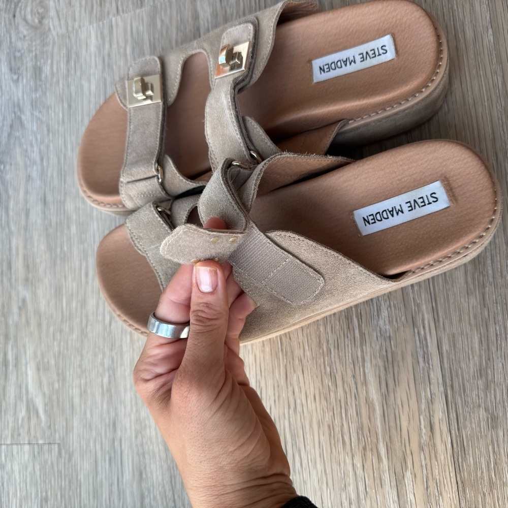 Steve Madden Bigschmona Taupe suede sandals - Picture 9 of 9